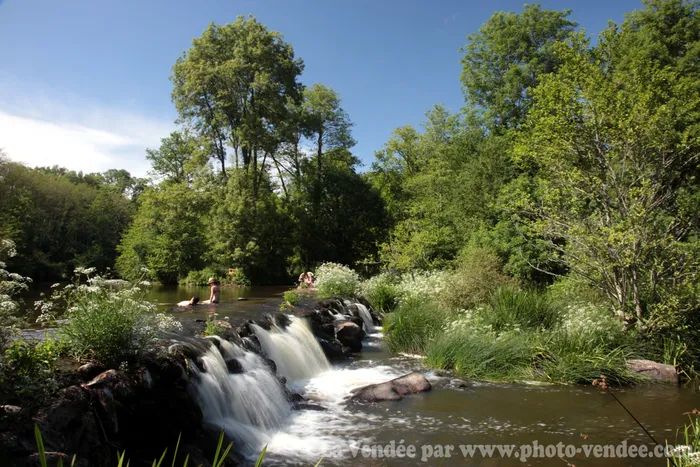 Vallée de l'yon entre baignade et ballade en forêt
