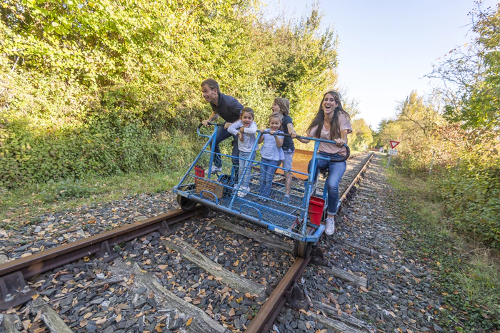 Le Vélorail de Commequiers conduit par une famille